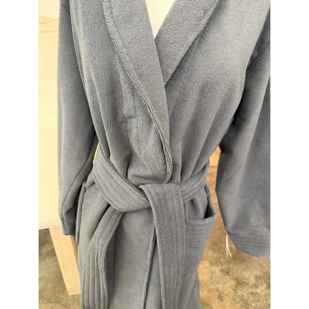 NWT Gray Plush Terry Cloth Bathrobe M/L | Spa Robe |‎ Soft Cozy Belted Robe